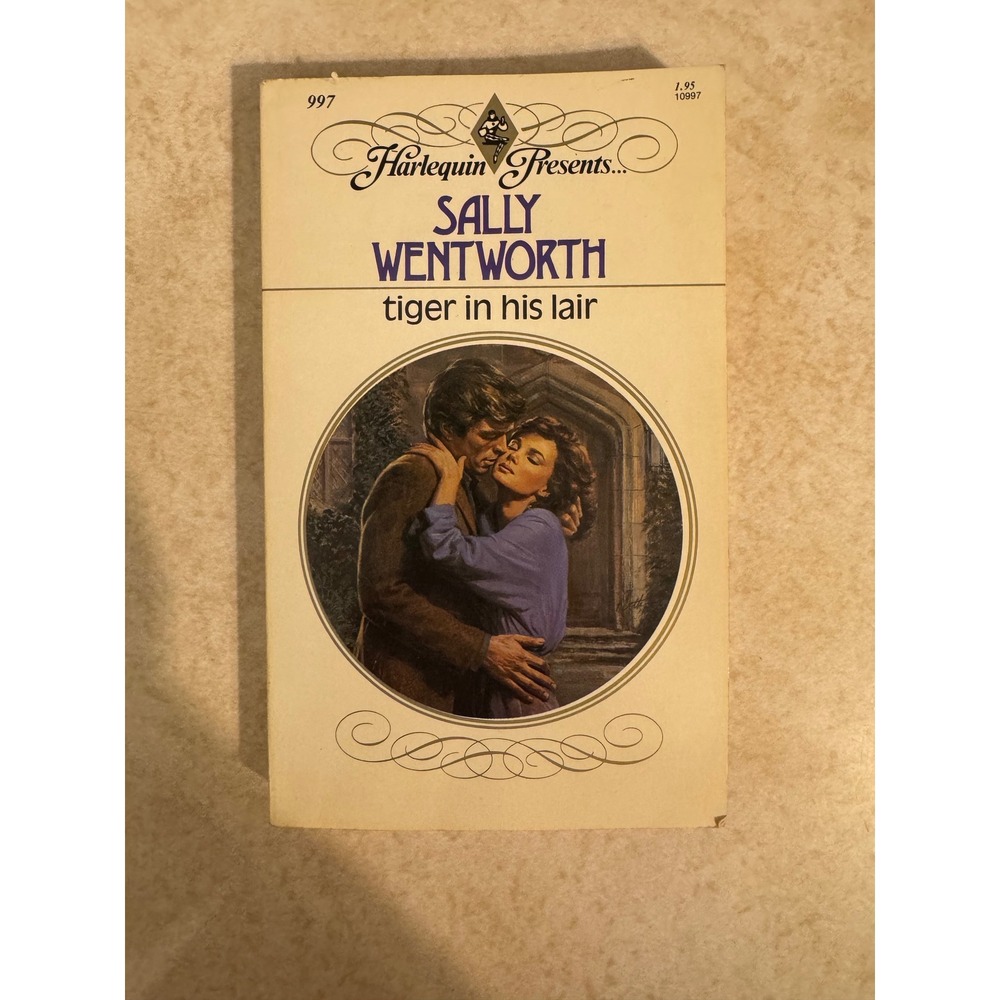 Sally Wentworth Tiger in His Lair Harlequin Presents 997 Paperback 1987 Vintage